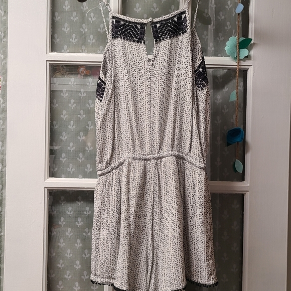 AE Romper XS - Picture 3 of 4